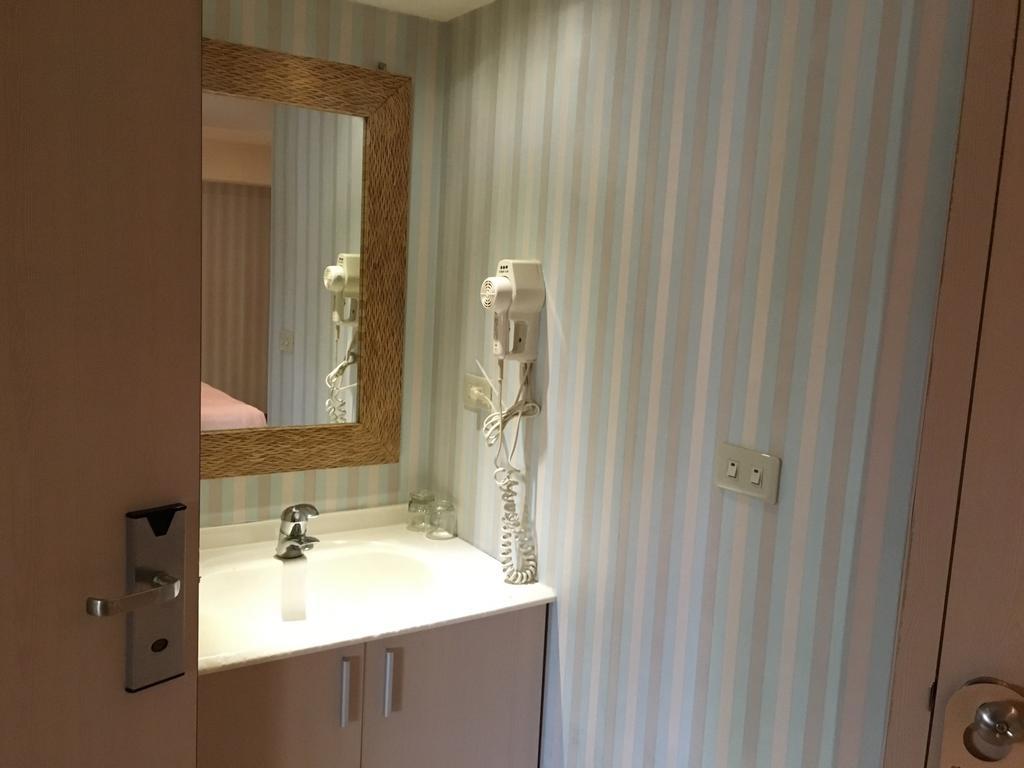 Daylight Hotel Джунхъ Екстериор снимка